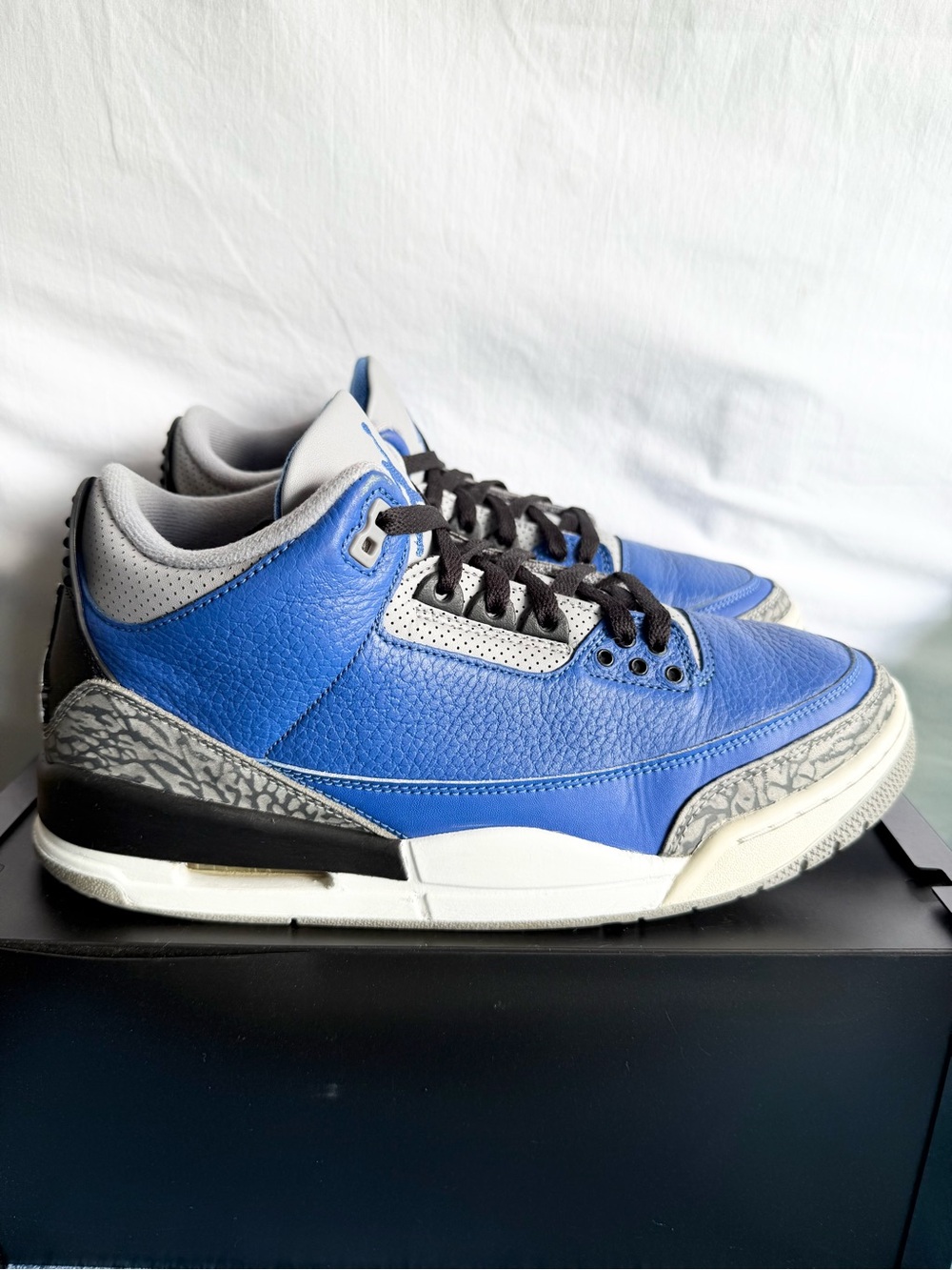 AUTHENTIC Jordan 3 Retro Varsity Royal size 10.5 CT8532-400 2020 PRE-OWNED